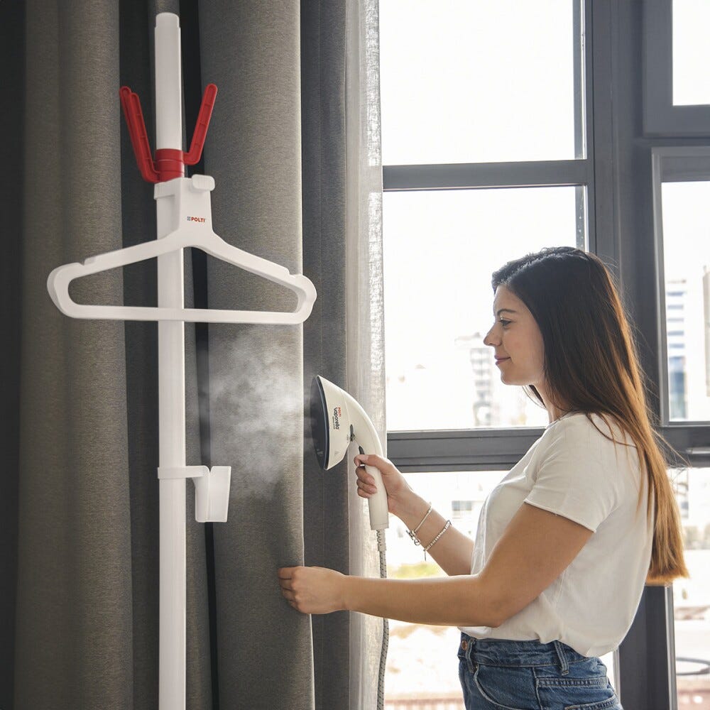polti GSF80R Stiratrice verticale da terra, pronta in 30 secondi, ideale per rinfrescare tessuti e eliminare pieghe.