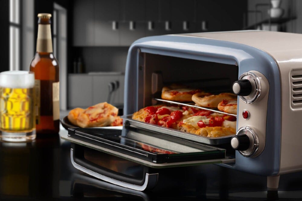 Ariete 3919/05 Forno elettrico vintage con capacità di 10L e potenza di 800W, ideale per cucinare e scaldare vari piatti.