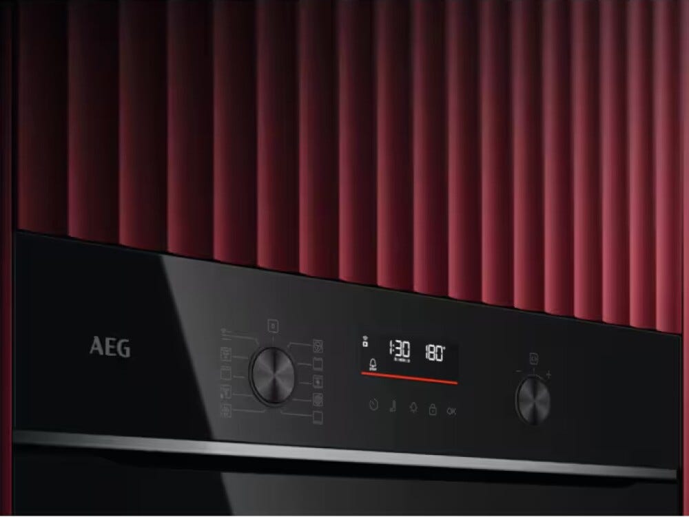 AEG OU5PB41WSB serie 5000 SurroundCook Forno elettrico multifunzione, cm. 60, 72 litri, pirolitico, WiFi, classe A++, nero