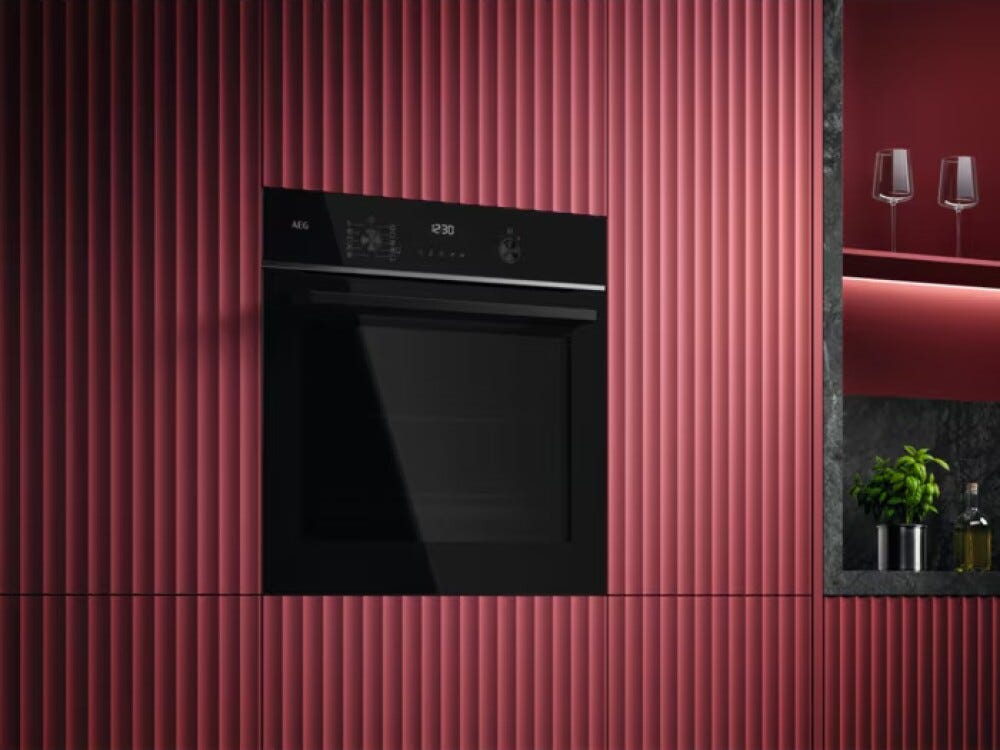 AEG OU5PB41WSB serie 5000 SurroundCook Forno elettrico multifunzione, cm. 60, 72 litri, pirolitico, WiFi, classe A++, nero