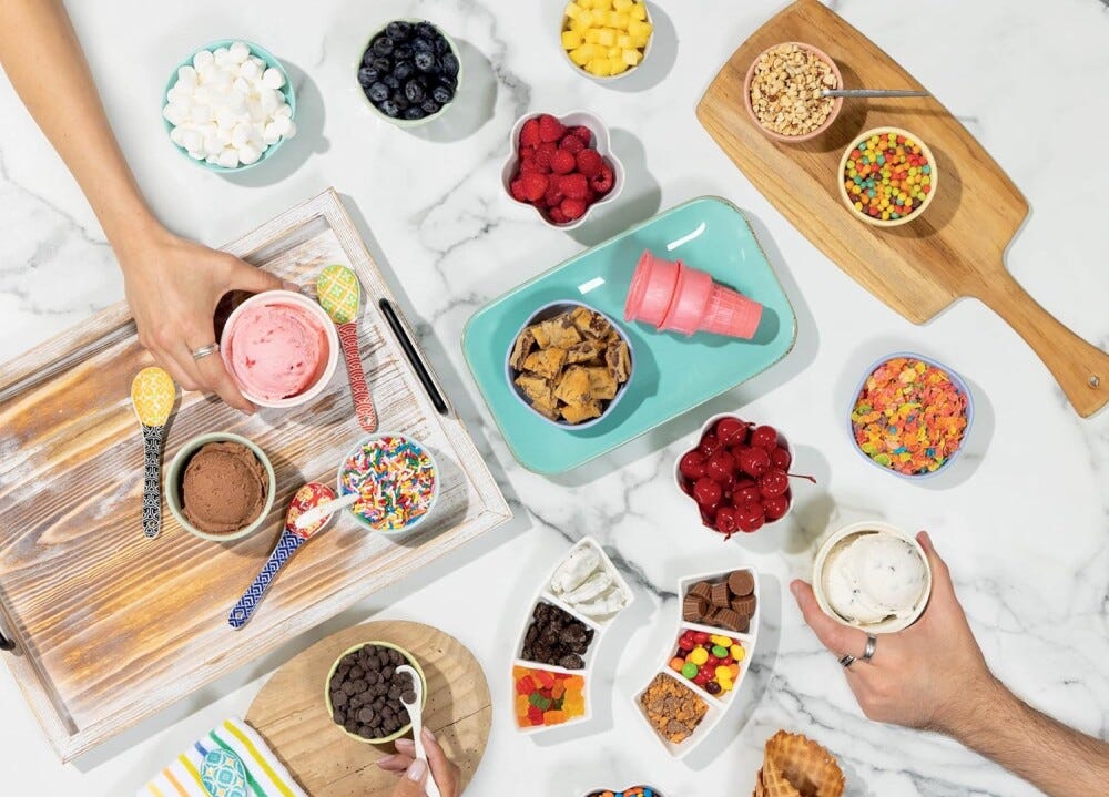 Ninja NC701EU CREAMI Scoop & Swirl Gelatiera, 2 contenitori da 480 ml, 13 programmi, tecnologia Soft Serve, argento