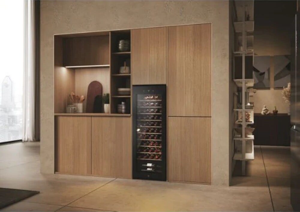 Haier HWS58GGH1 Serie 3 Cantinetta vino cm. 48, capacità 58 bottiglie, vetro anti‑UV, Wi‑Fi hOn, nero