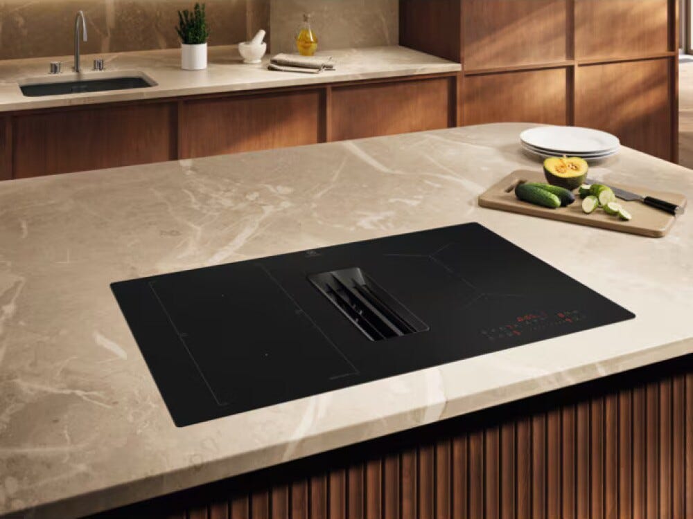 Electrolux KCC83410CT Piano cottura a induzione con cappa integrata, 80 cm, SaphirMatt®, Classe A+, vetro nero opaco