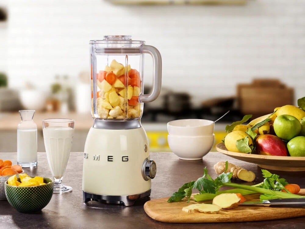 Smeg Selection BLF03CREU 50's Style Frullatore da tavolo, 1,5 L, panna lucido