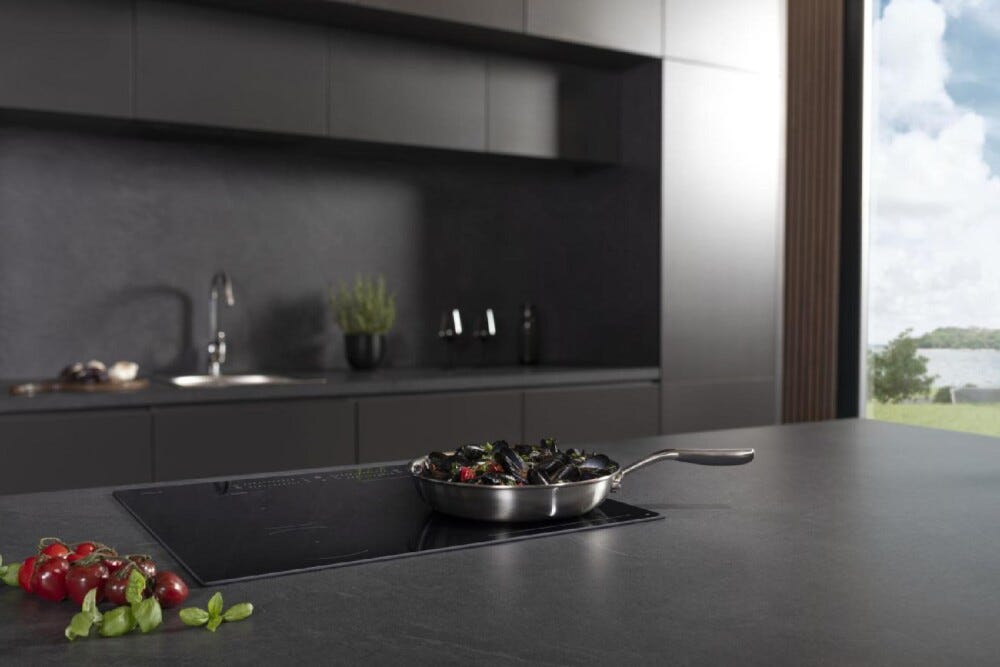 Hisense HI6442BSCWF Hi6 Piano cottura a induzione cm. 60, 4 zone induzione, Area Flex, Slider Touch, programmi automatici, nero