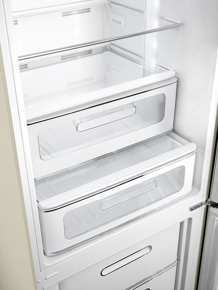 Smeg Selection FAB32RCR6 50's Style Frigorifero con congelatore a libera installazione cm. 60, altezza 197, 331 litri, cerniere dx, panna lucido
