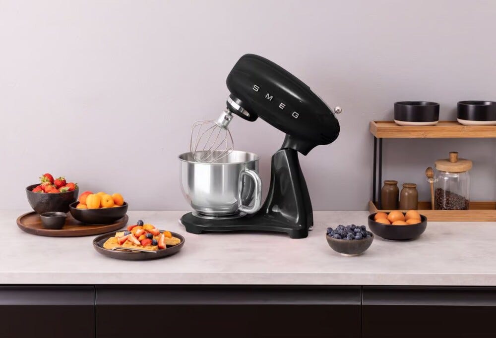 Smeg Selection SMF05BLEU 50's Style Impastatrice full color, ciotola da 4,8 litri, 1000 W, nero lucido