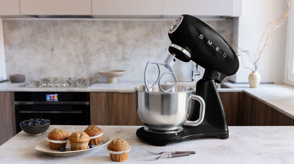 Smeg Selection SMF05BLEU 50's Style Impastatrice full color, ciotola da 4,8 litri, 1000 W, nero lucido