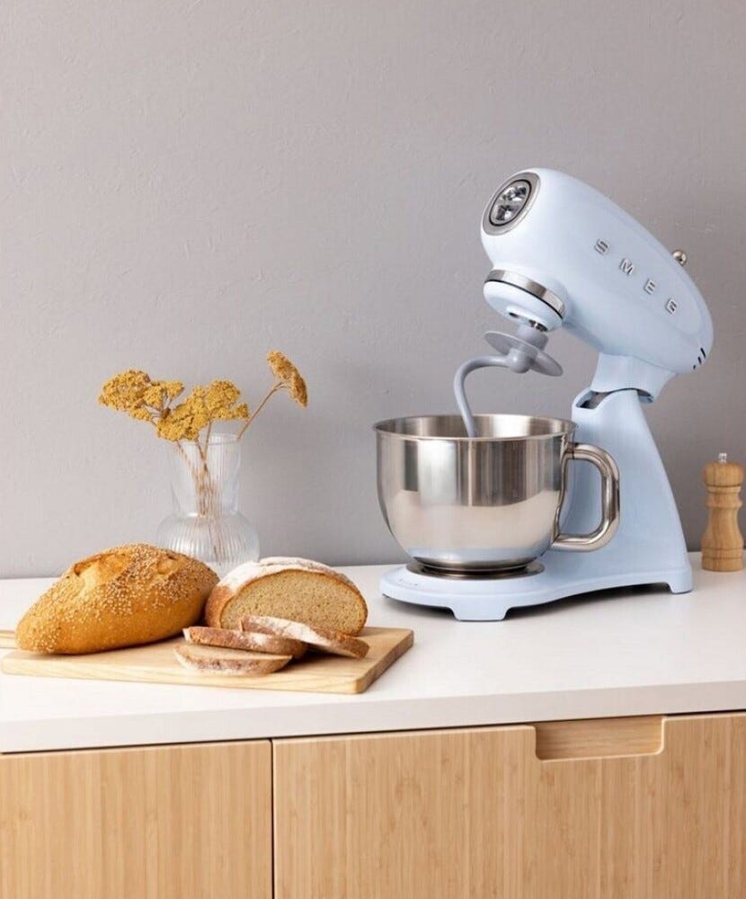 Smeg Selection SMF05PBEU 50's Style Impastatrice full color, ciotola da 4,8 litri, 1000 W, azzurro lucido