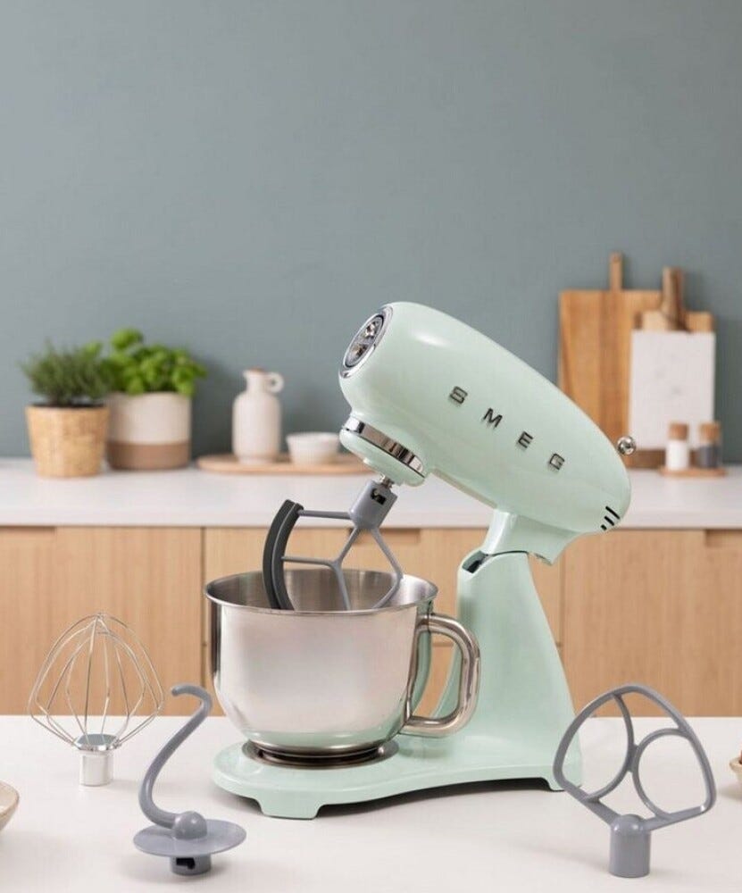 Smeg Selection SMF05PGEU 50's Style Impastatrice full color, ciotola da 4,8 litri, 1000 W, verde pastello lucido