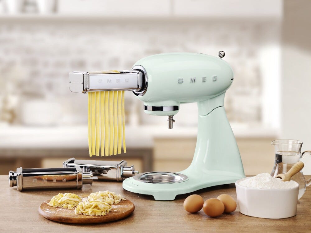 Smeg Selection SMF05PGEU 50's Style Impastatrice full color, ciotola da 4,8 litri, 1000 W, verde pastello lucido