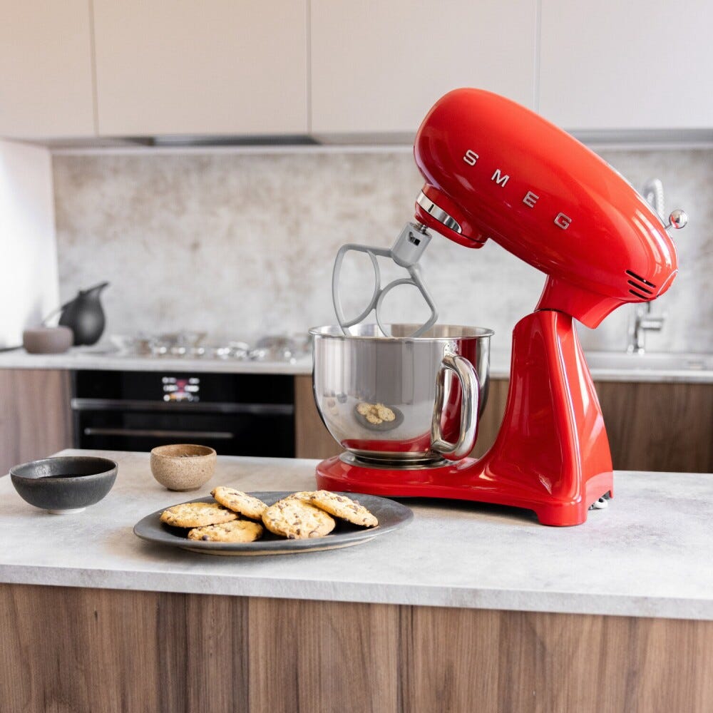 Smeg Selection SMF05RDEU Impastatrice full color, ciotola da 4,8 litri, 1000 W, rosso lucido