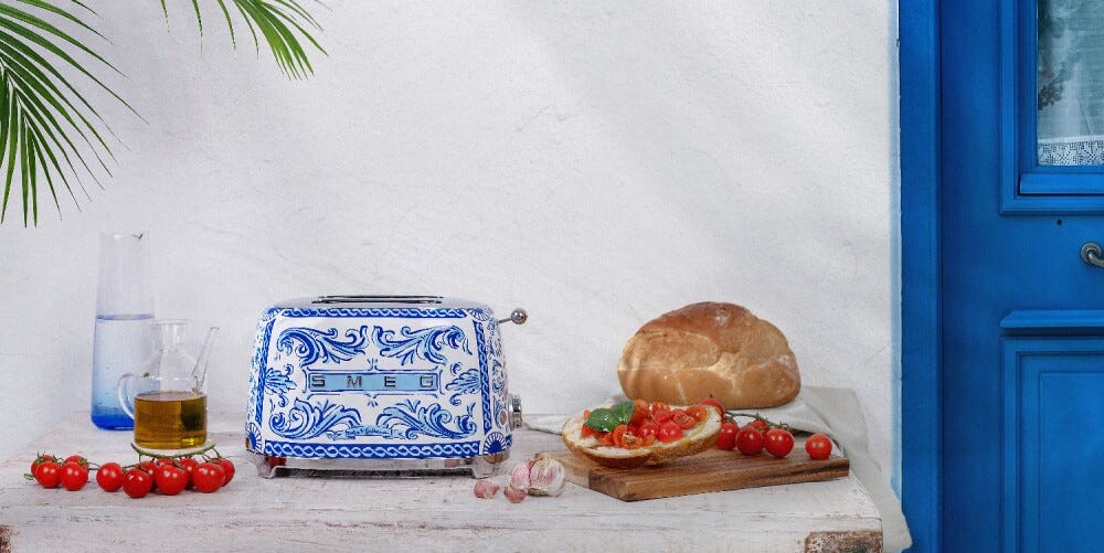 Smeg Selection TSF01DGBEU 50's style, Blu mediterraneo Tostapane 2 fette, 6 livelli di tostatura, decorato lucido
