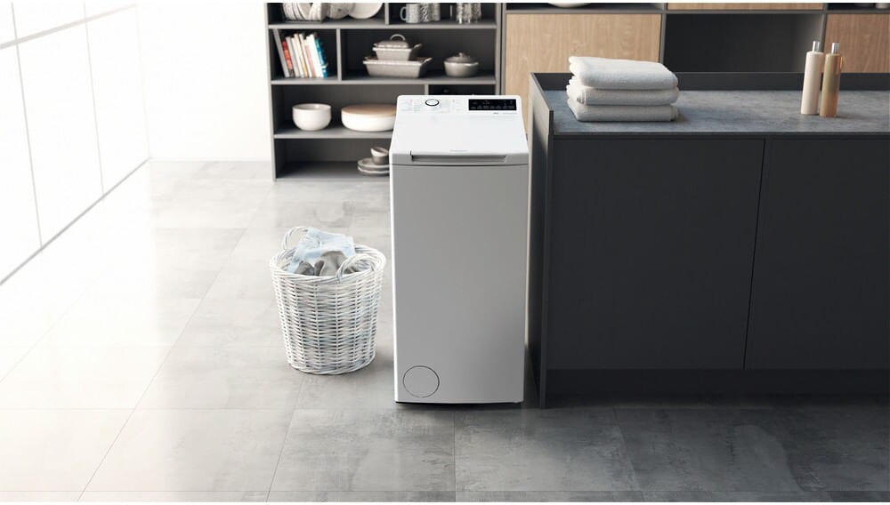 Hotpoint Ariston WMTG 625BS IT/1 Lavatrice a carica dall'alto cm. 40, capacità 6 kg, motore inverter, Anti Macchia, bianco