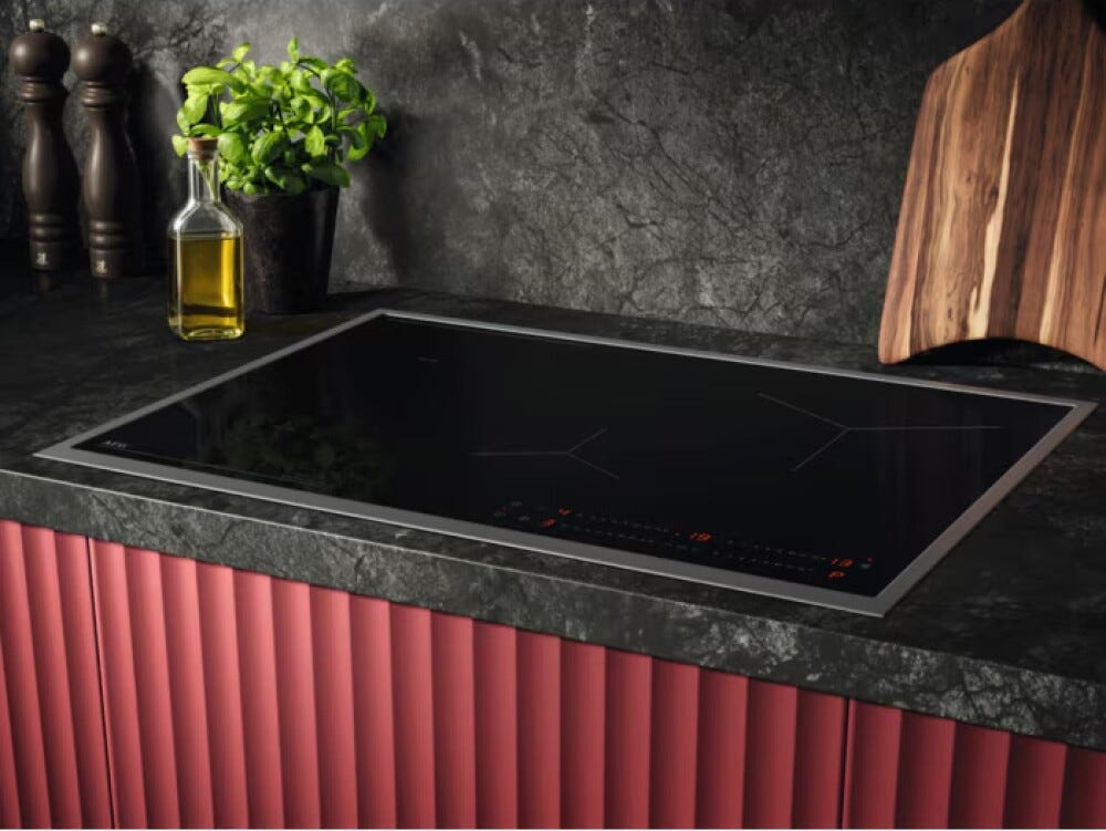 AEG OIO74B00UB serie 6000 Piano cottura a induzione cm. 70, 4 zone cottura, funzioni bridge e Hob²Hood, cornice inox, vetroceramica nero