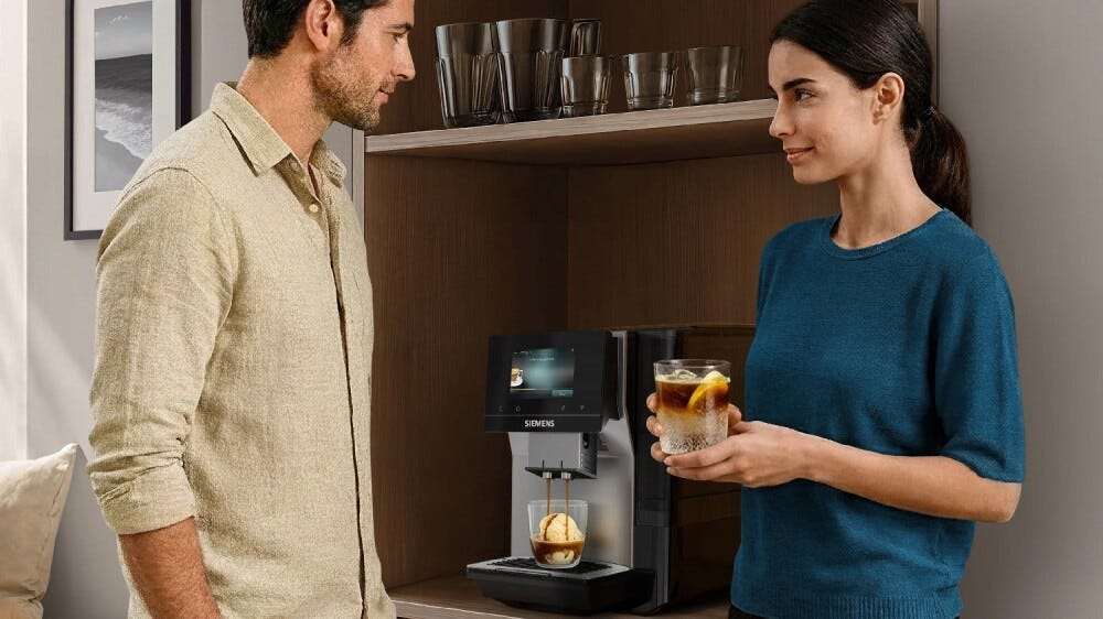 Siemens TP725EM7 EQ700 iAroma Macchina da caffè automatica, macinacaffè e sistema latte integrato, funzione Coldbrew, display touch, Home Connect, silver