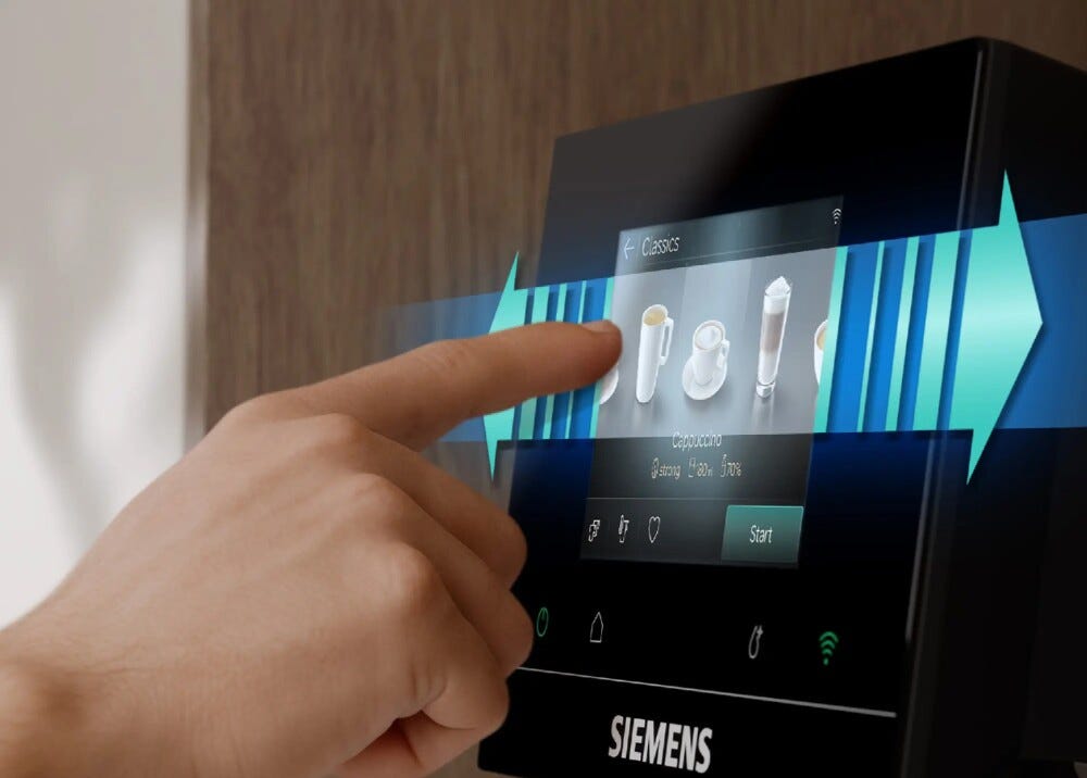 Siemens TQ725E03 EQ700 iAroma Macchina da caffè automatica, macinacaffè e sistema latte integrato, funzione Coldbrew, display touch, Home Connect, nero