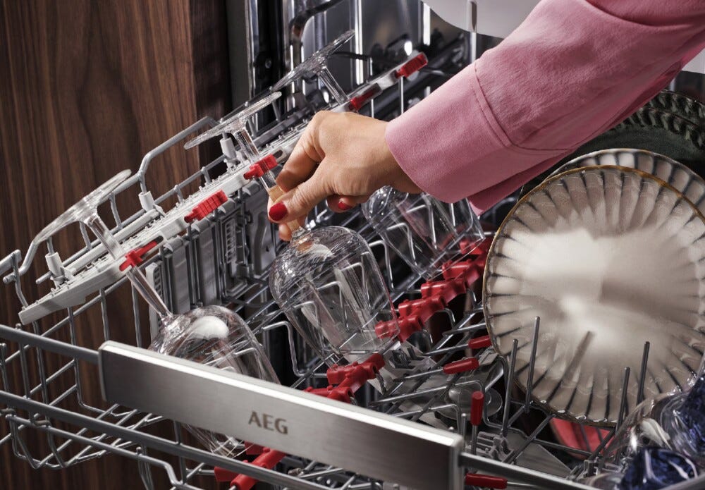 AEG NG82IX20TK serie 8000 Lavastoviglie integrata totale cm. 60, 14 coperti, SuperSilent, Tecnologia AirDry, ZoneClean per lavaggio intenso, classe A