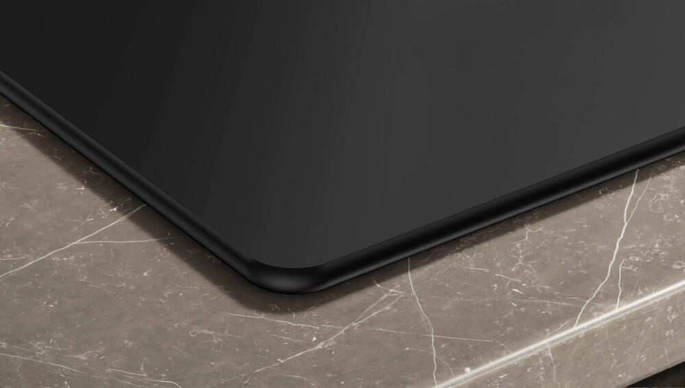 Siemens ED81AHQ26E iQ500 Piano cottura a induzione cm. 80 con cappa integrata, 4 zone cottura, potenza max. 622 m3/h, 2 combizone, Home Connect, vetroceramica nero opaco
