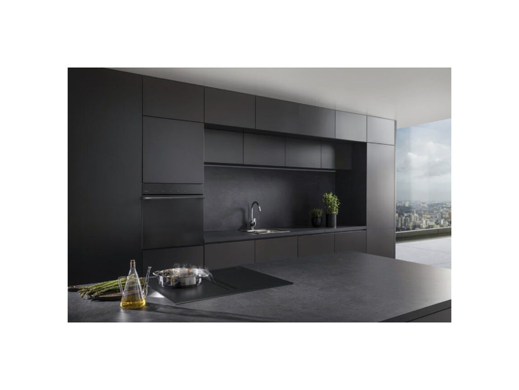 Hisense HEH8443BSRWF Hi8 Piano a induzione con cappa integrata cm. 83, 4 zone, aspirazione 611 m³/h, nero