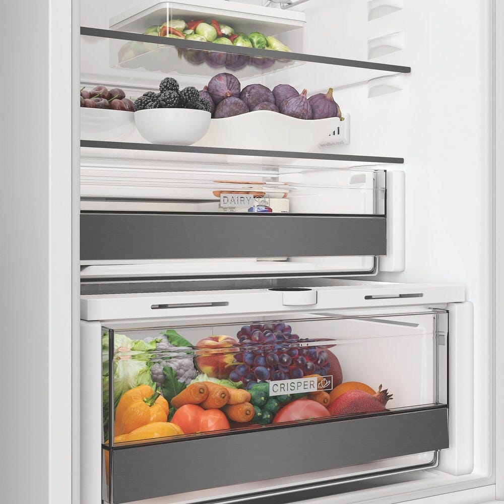 Whirlpool WHK2 5292 B4E Frigorifero con congelatore da incasso cm. 54, capacità 270 litri, Total No Frost, 6° Senso