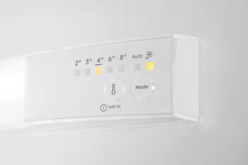 AEG NSC7N181ES serie 7000 Frigorifero con congelatore da incasso cm. 54, altezza 178, 257 litri, Total No Frost, AI CoolAssist