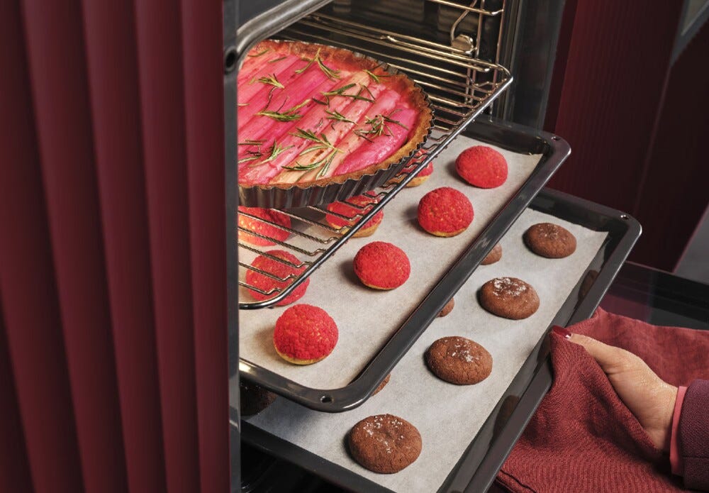 AEG NBU5P43PB serie 5000 Forno elettrico multifunzione, cm. 60, 72 litri, pirolitico, display EXPlore+, AirFry, Glossy Black