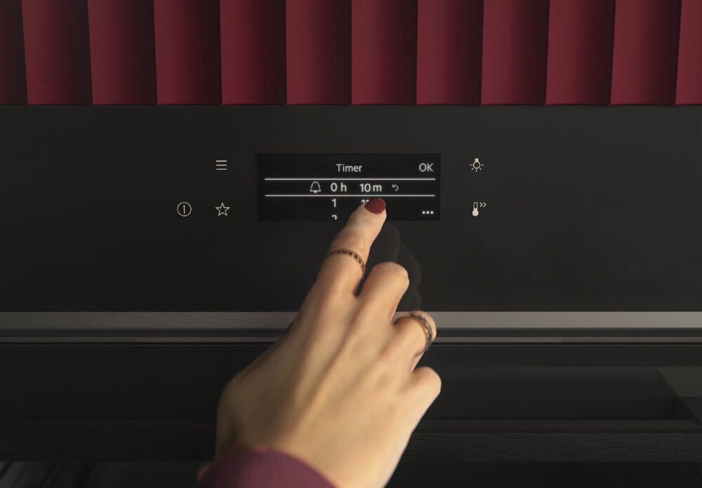 AEG NBU7A62KT serie 7000 72 litri, forno elettrico multifunzione, cm. 60, display Touch-screen, pulizia Aqua Cleaning, cottura assistita, WiFi, classe A+, nero opaco