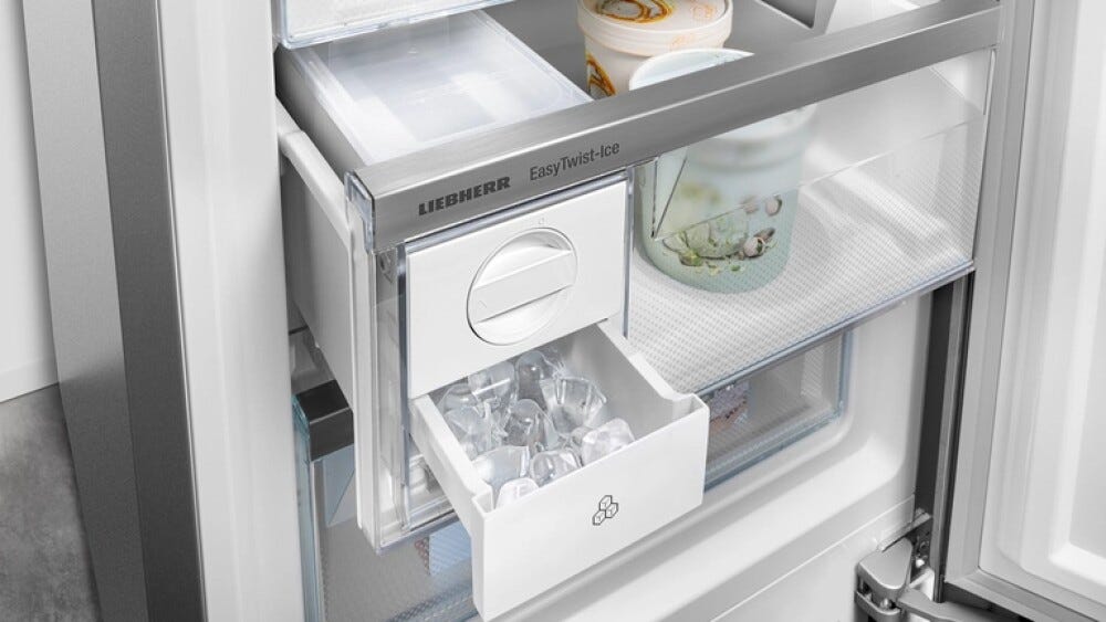 Liebherr CNbdd7723 Frigorifero con congelatore Plus NoFrost, 485 litri, BlackSteel, DuoCooling, EasyFresh, classe D
