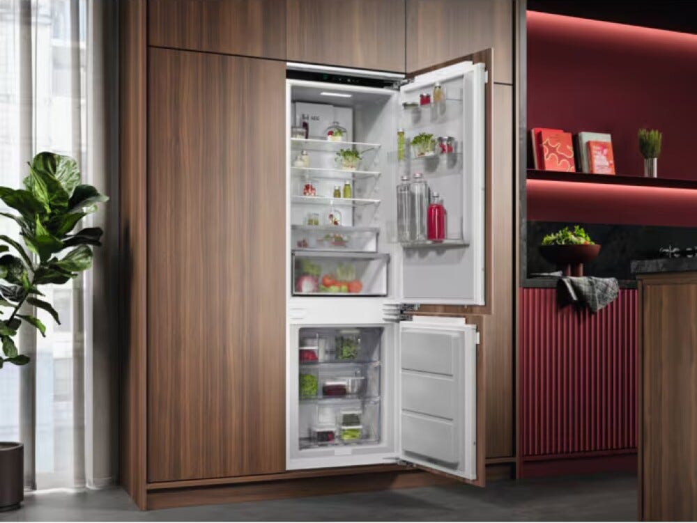AEG TC7CS181AF serie 7000 Frigorifero con congelatore da incasso cm. 56, altezza 178, 245 litri, TwinTech, Total No Frost, Cassetto ChillZone 0°
