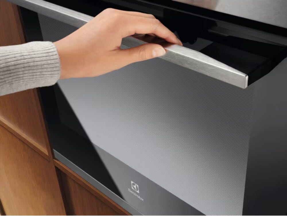 Electrolux KOFFP46X2 serie 500 Forno elettrico multifunzione cm. 60, 72 litri, pirolitico, cottura multilivello, display LED EXPlore, manopole a scomparsa, classe A++, inox antimpronta