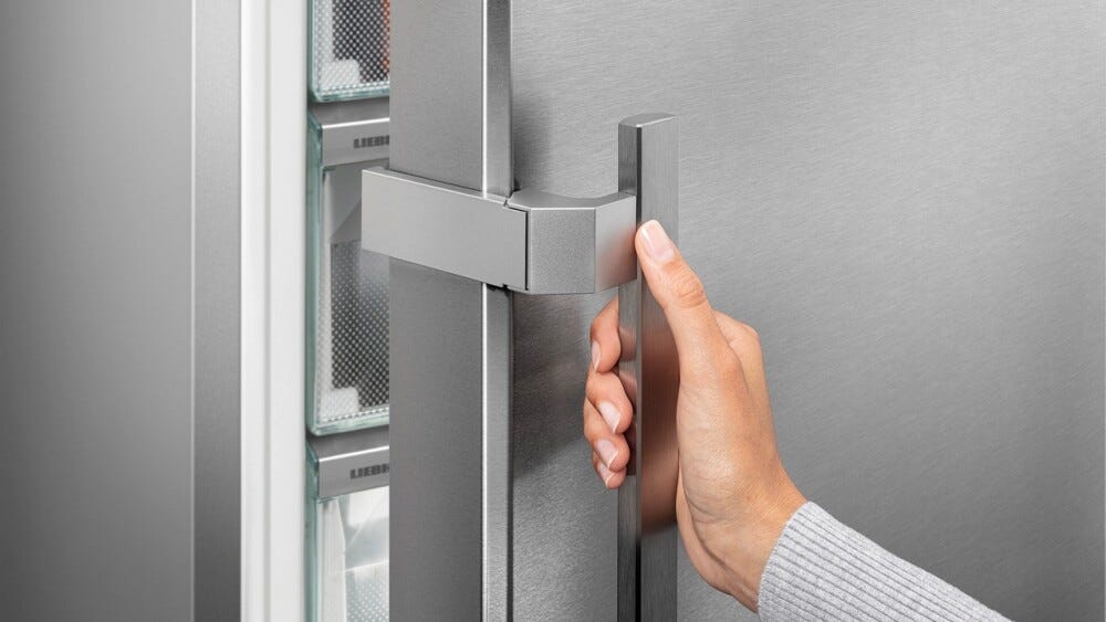 Liebherr SFNsdd 5237 plus NoFrost Congelatore verticale 277 litri, 7 cassetti VarioSpace, SmartDevice, classe energetica D