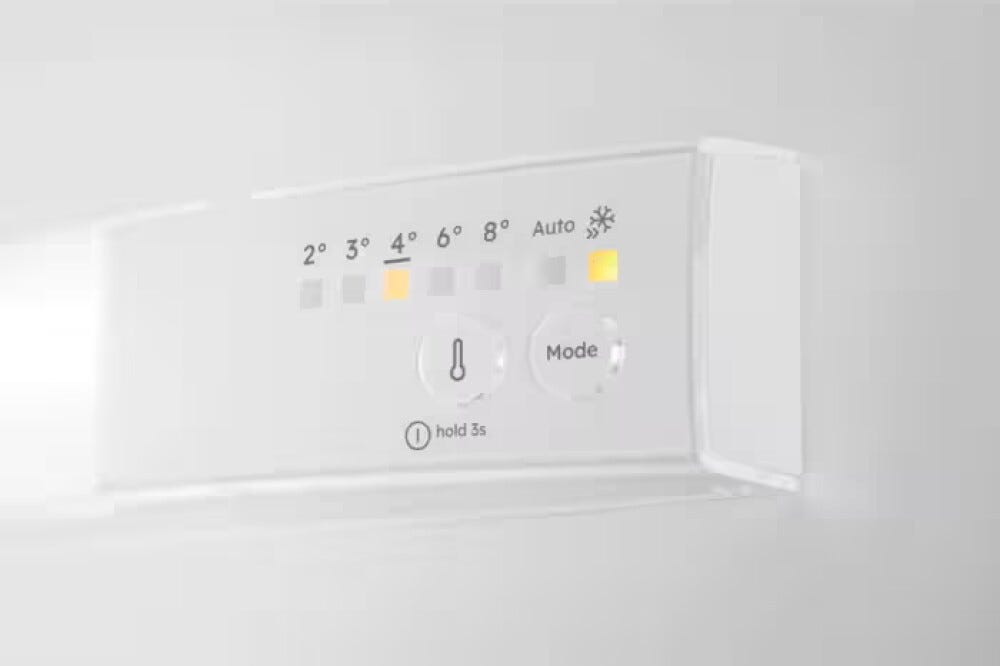 Electrolux LNA7NE18S serie 700 Frigorifero con congelatore da incasso cm. 54, altezza 177, 257 litri, FastFreeze, TwinTech, Total No Frost, classe E