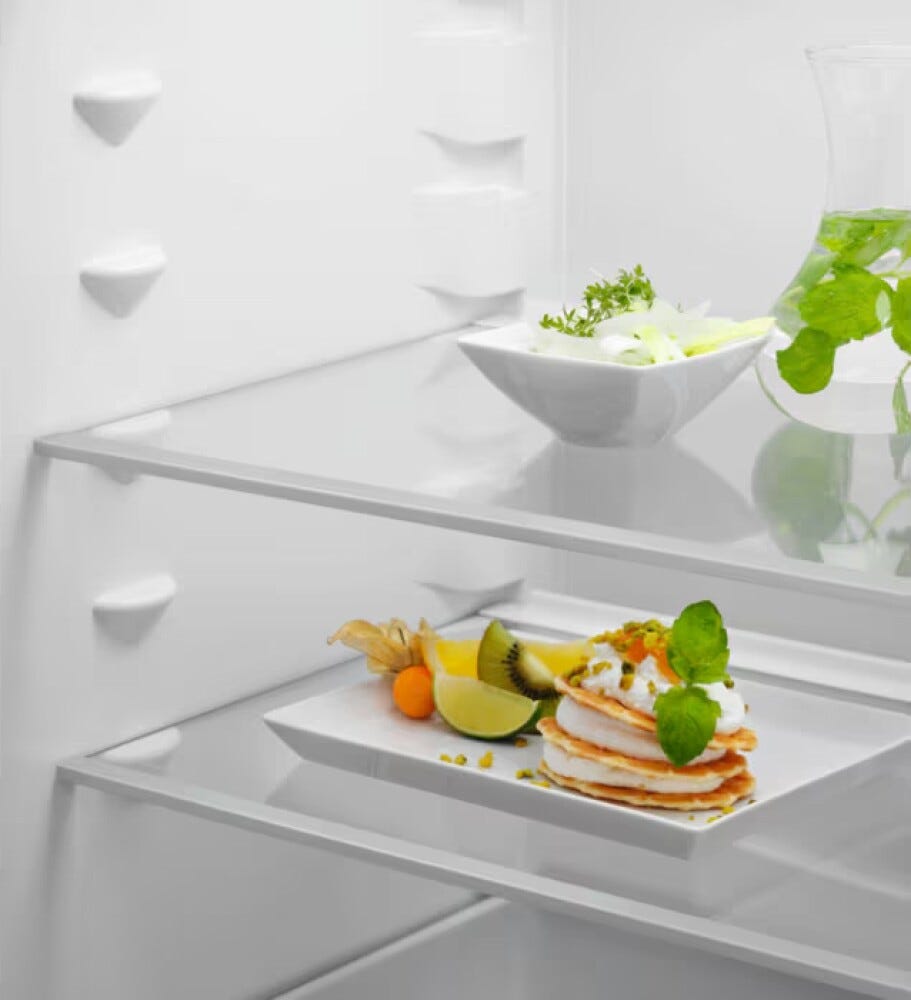 Electrolux LNA7NE18S serie 700 Frigorifero con congelatore da incasso cm. 54, altezza 177, 257 litri, FastFreeze, TwinTech, Total No Frost, classe E