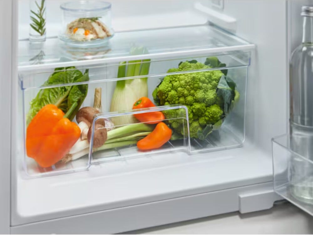 Electrolux KTS3LE16S serie 300 Frigorifero con congelatore da incasso cm. 54, altezza 158, 242 litri, LowFrost, funzione Extra Freeze, classe E
