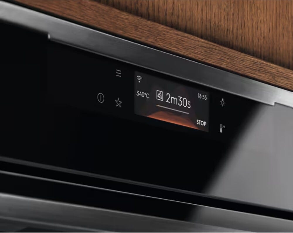 Electrolux KOBBS39WH serie 800 Forno a vapore cm. 60, 70 litri, pulizia idrolitica, display touch EXCite, cottura guidata, WiFi, termosonda, nero