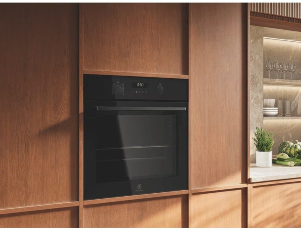 Electrolux LOF6P37Z SenseCook 600 Forno elettrico da incasso SenseCook 600, 72 L, 59 x 56 x 55 cm, termoscopio, pirolisi e AirFry, nero