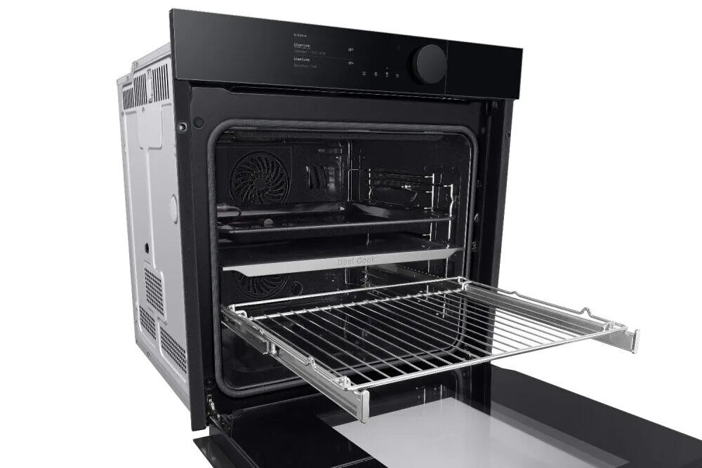 Samsung OUTLET NV75T8979RK Forno incasso a vapore, Dual Cook, 75 litri, Wi-Fi, pulizia pirolitica, classe A+, nero lucido - ARTICOLO EXPO PRIVO DI IMBALLO ORIGINALE