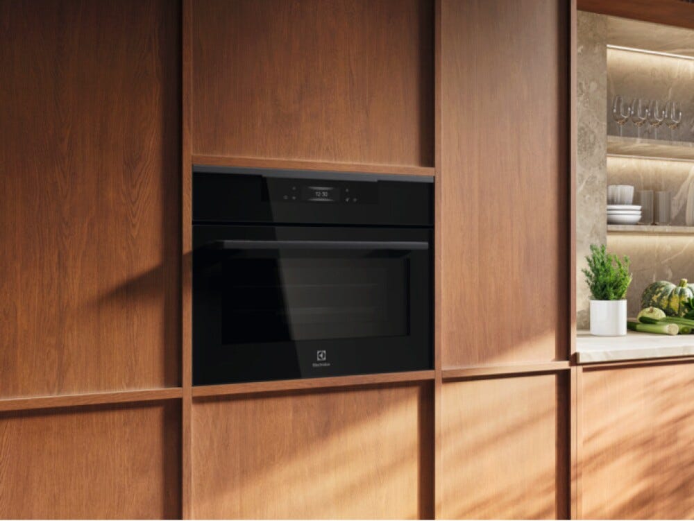 Electrolux KVLBE09H serie 800 MealAssist CombiQuick Forno combinato a microonde cm. 60, altezza 46, 44 litri, display Full Color TFT, WiFi, funzione pizza, termosonda, nero