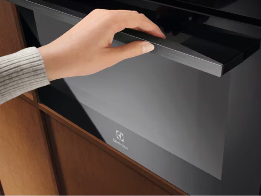 Electrolux KVLBE09H serie 800 MealAssist CombiQuick Forno combinato a microonde cm. 60, altezza 46, 44 litri, display Full Color TFT, WiFi, funzione pizza, termosonda, nero