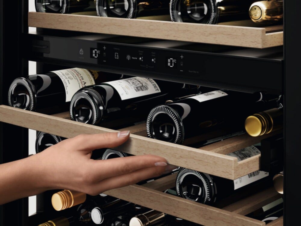 Electrolux EWUD040F8B PURE 700 Cantina vini a libera installazione cm. 59, altezza 82, 40 bottiglie, Dual Zone, nero