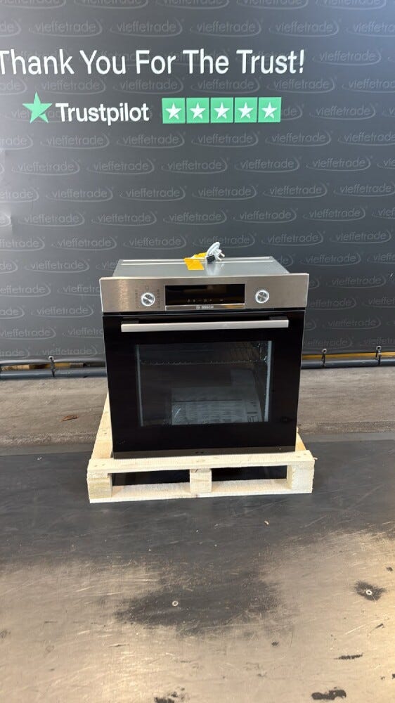 Bosch OUTLET HBG578ES3 Forno elettrico pirolitico cm. 60 - inox - ARTICOLO NUOVO CON BOTTA SU PARTE POSTERIORE (vedi foto, non visibile a prodotto installato) SENZA IMBALLO ORIGINALE