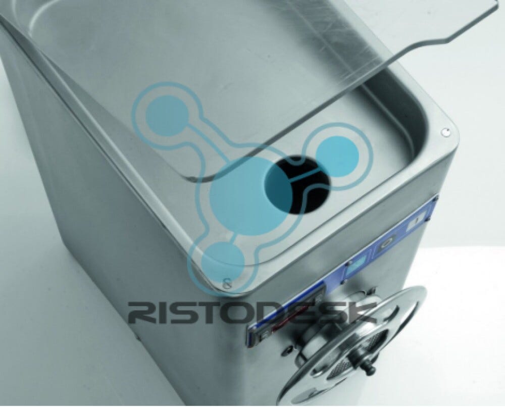 Fama TR 22 Tritacarne refrigerato trifase 230/400V, gruppo inox, tramoggia refrigerata, 280/300 kg/h