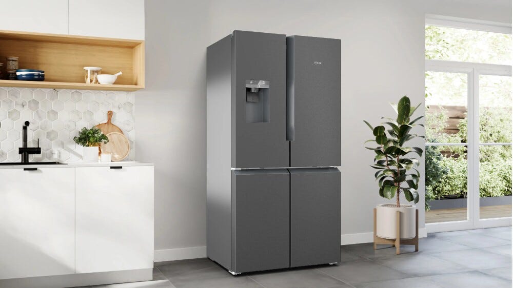 Neff KM3963XE0 Frigorifero multidoor a libera installazione 574 L, Total No Frost, dispenser acqua e ghiaccio, classe E, dark inox