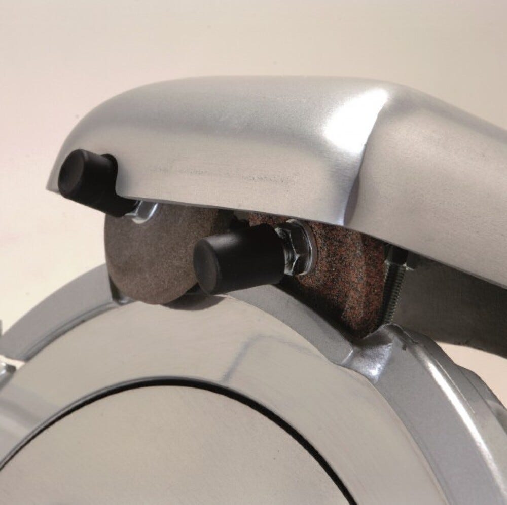Fama FA253 Luxury Affettatrice a Gravità, Trasmissione a cinghia, lama Ø250 mm, affilatoio incorporato